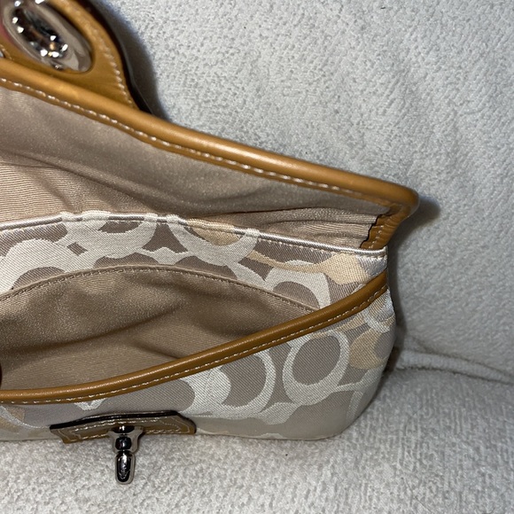 Pre love coach small purse/wallet - Picture 3 of 7